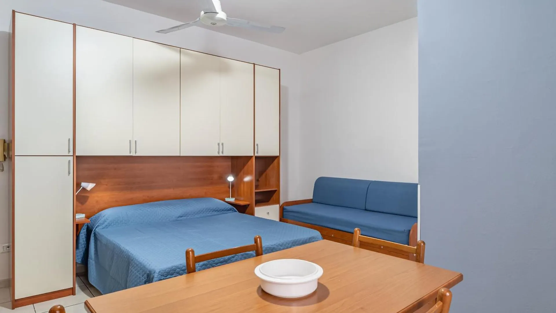 Daire Cozy Studio X2 - W/ Balcony Giardini Naxos