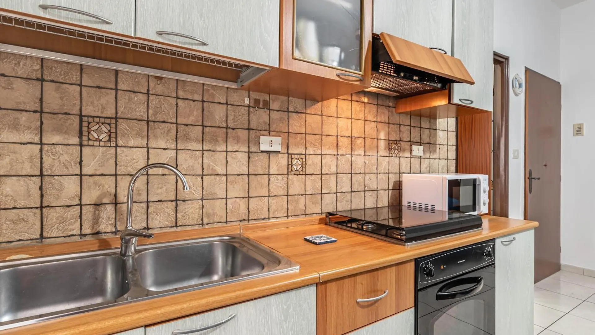 Cozy Studio X2 - W/ Balcony Giardini Naxos Daire